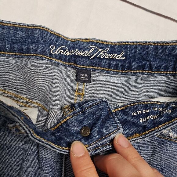 Universal Thread high rise shortie 2 26 - Picture 2 of 5